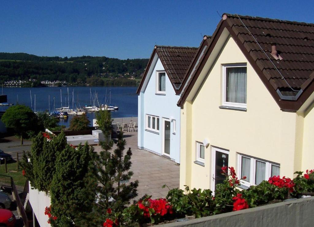 Gemutliche 93M2Fewo Mit 2 Schlafzimmern Und Seitlichem Seeblick Vom Balkon Scheid  외부 사진