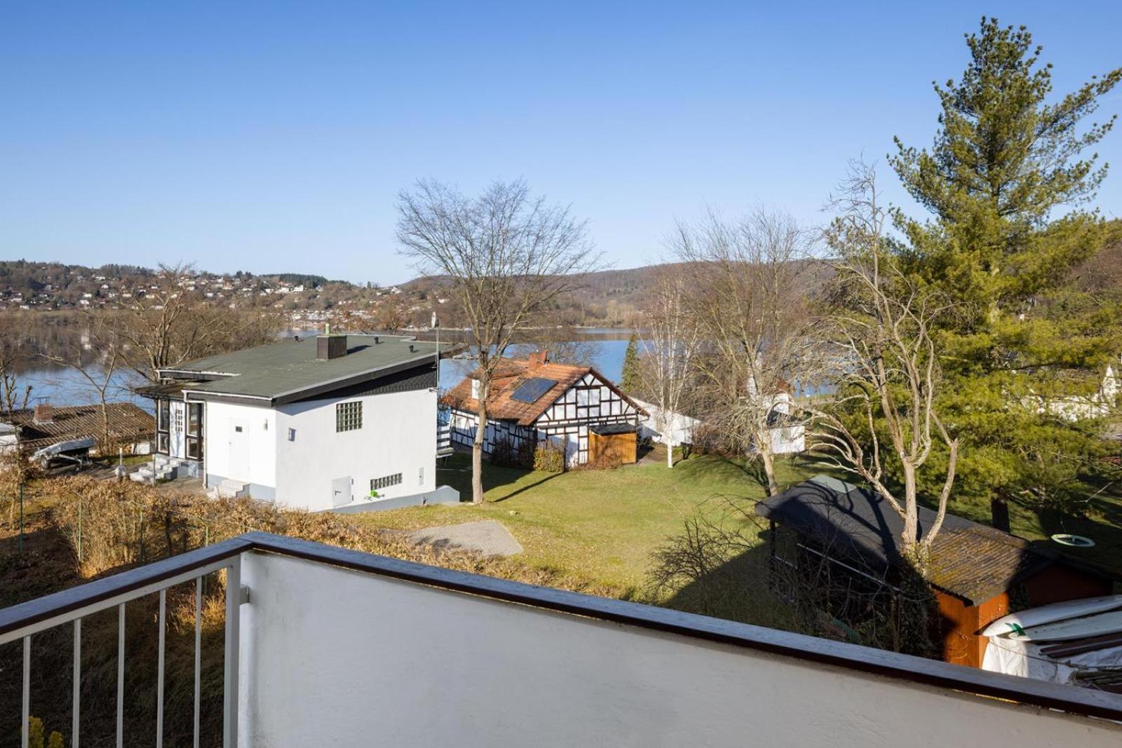 Gemutliche 93M2Fewo Mit 2 Schlafzimmern Und Seitlichem Seeblick Vom Balkon Scheid  외부 사진